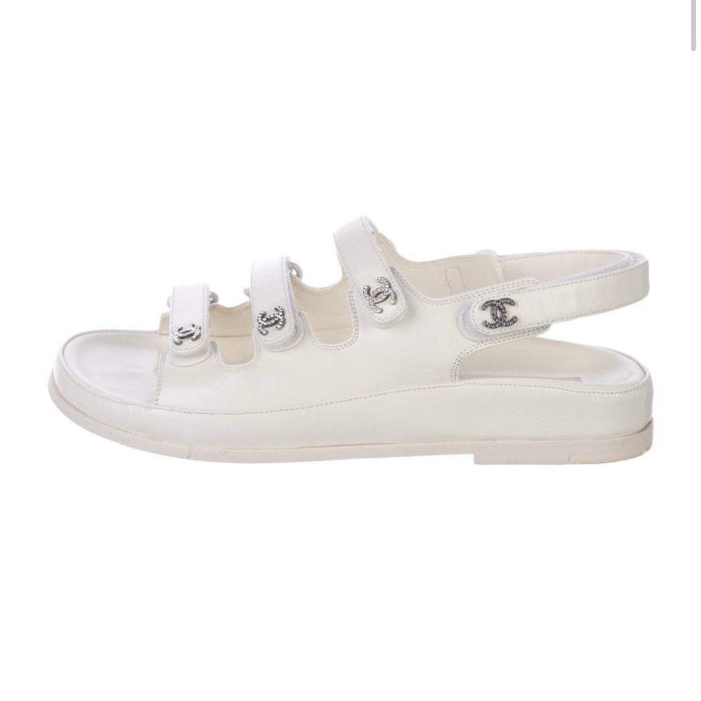 CHANEL Elegant White Sandals - Picture 3 of 3